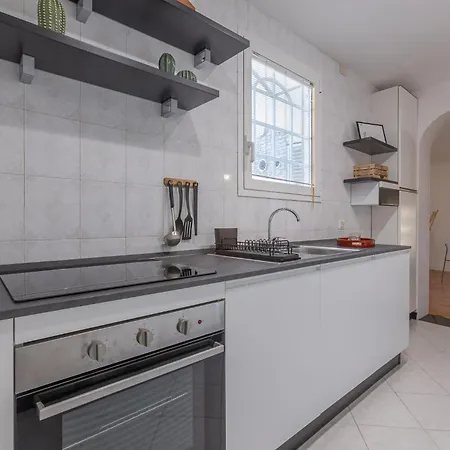 Guesthost - Saragozza Modern Apartmán Boloňa