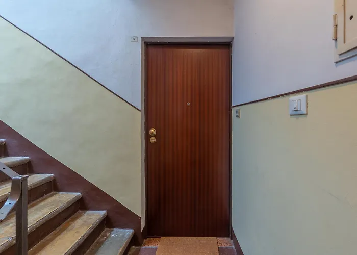 Guesthost - Saragozza Modern Apartament