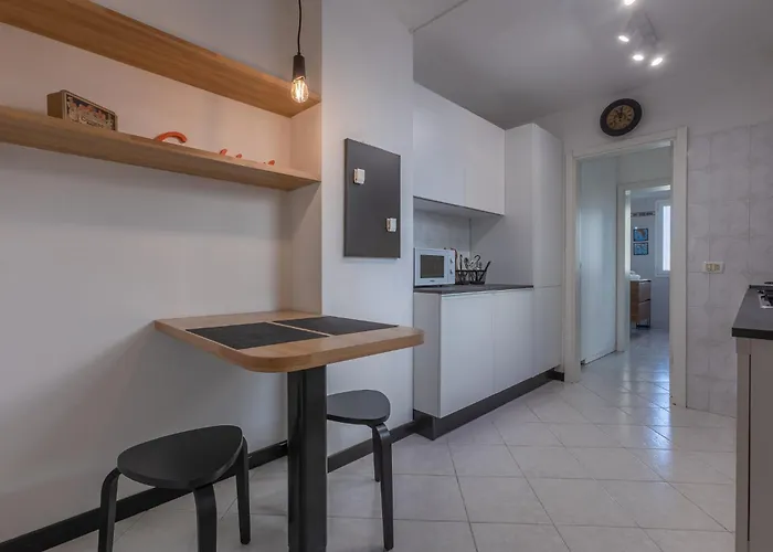 Guesthost - Saragozza Modern Bolonia