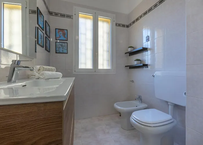 Guesthost - Saragozza Modern * Bolonia