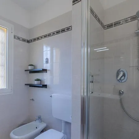 Guesthost - Saragozza Modern Apartmán *